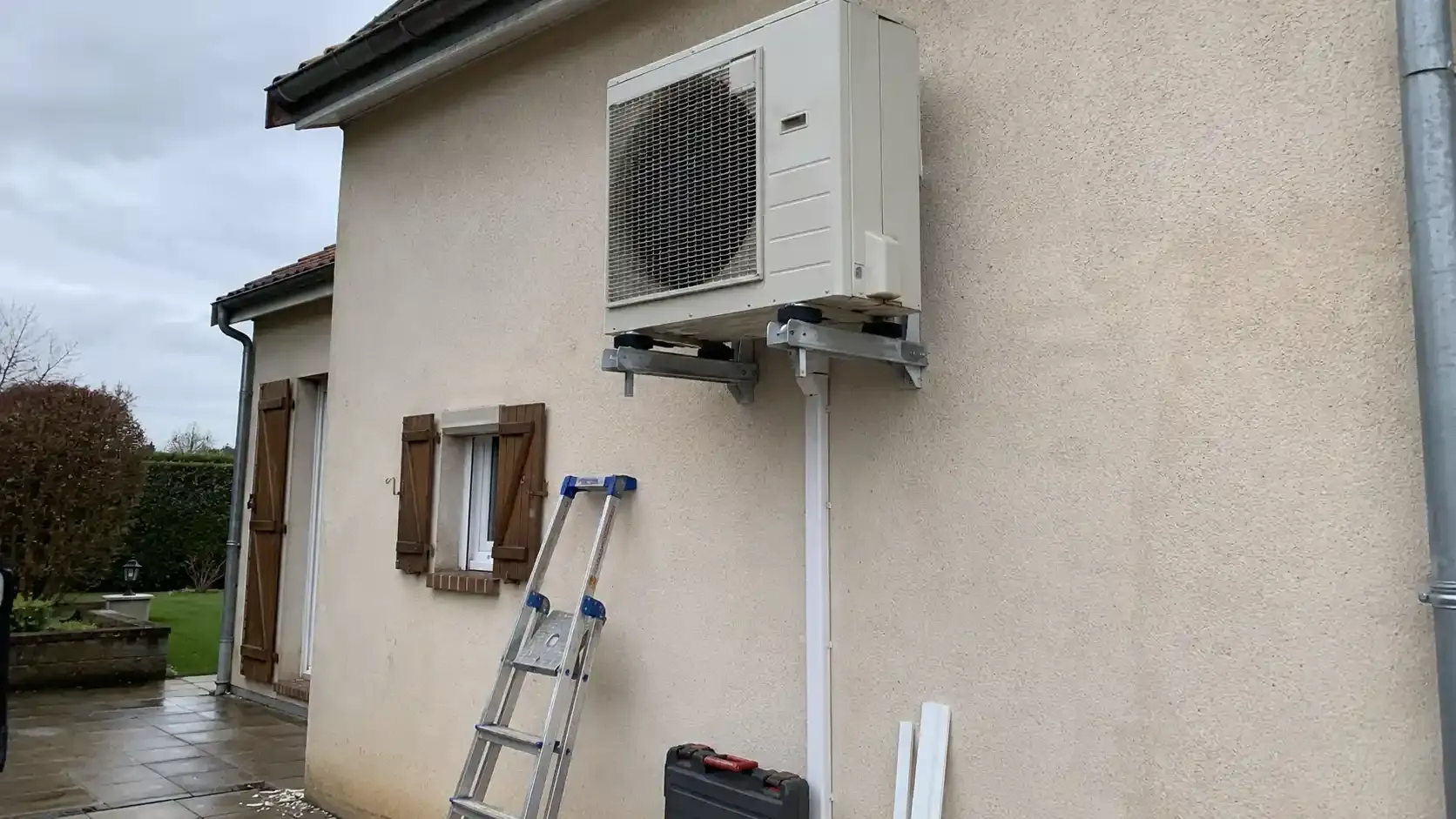 Image installation pompe a chaleur 5 hexagone pac